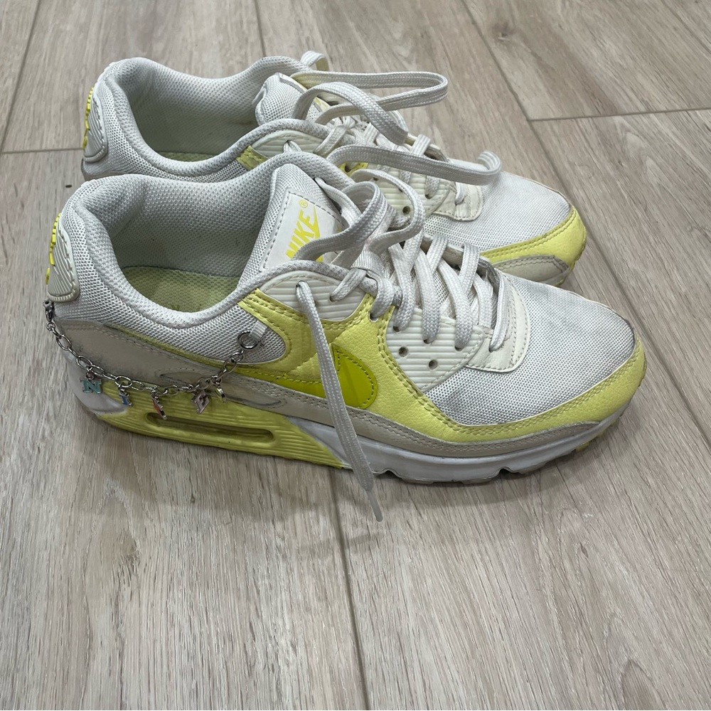 Nike Air Max 90 SE Princess Charming Sail Yellow voltage white